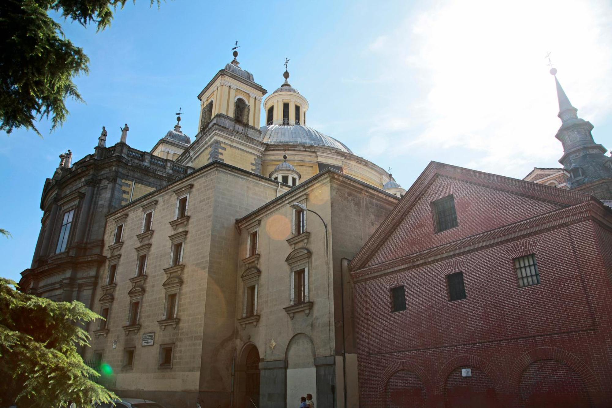 Latina Palace Мадрид Екстериор снимка