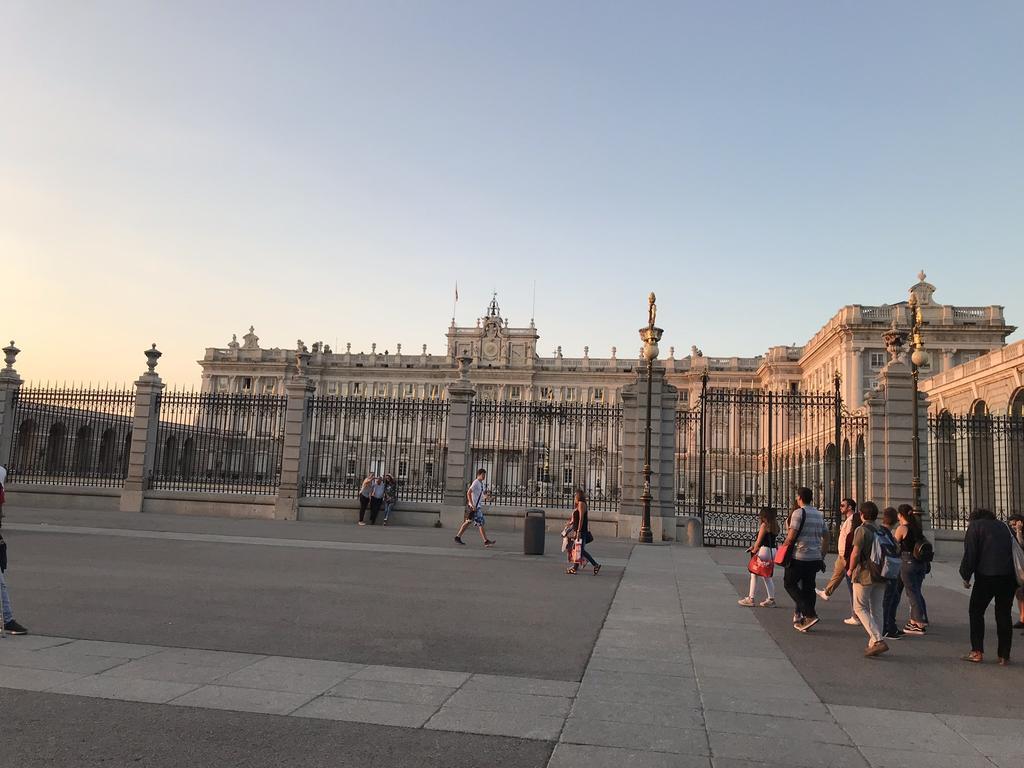 Latina Palace Мадрид Екстериор снимка